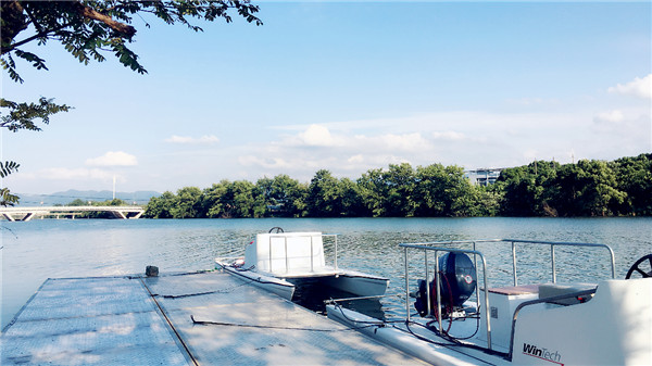 Dragon boat floating pier